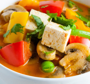 Thai-Red-Curry-with-Vegetables-and-Tofu-CloseUp